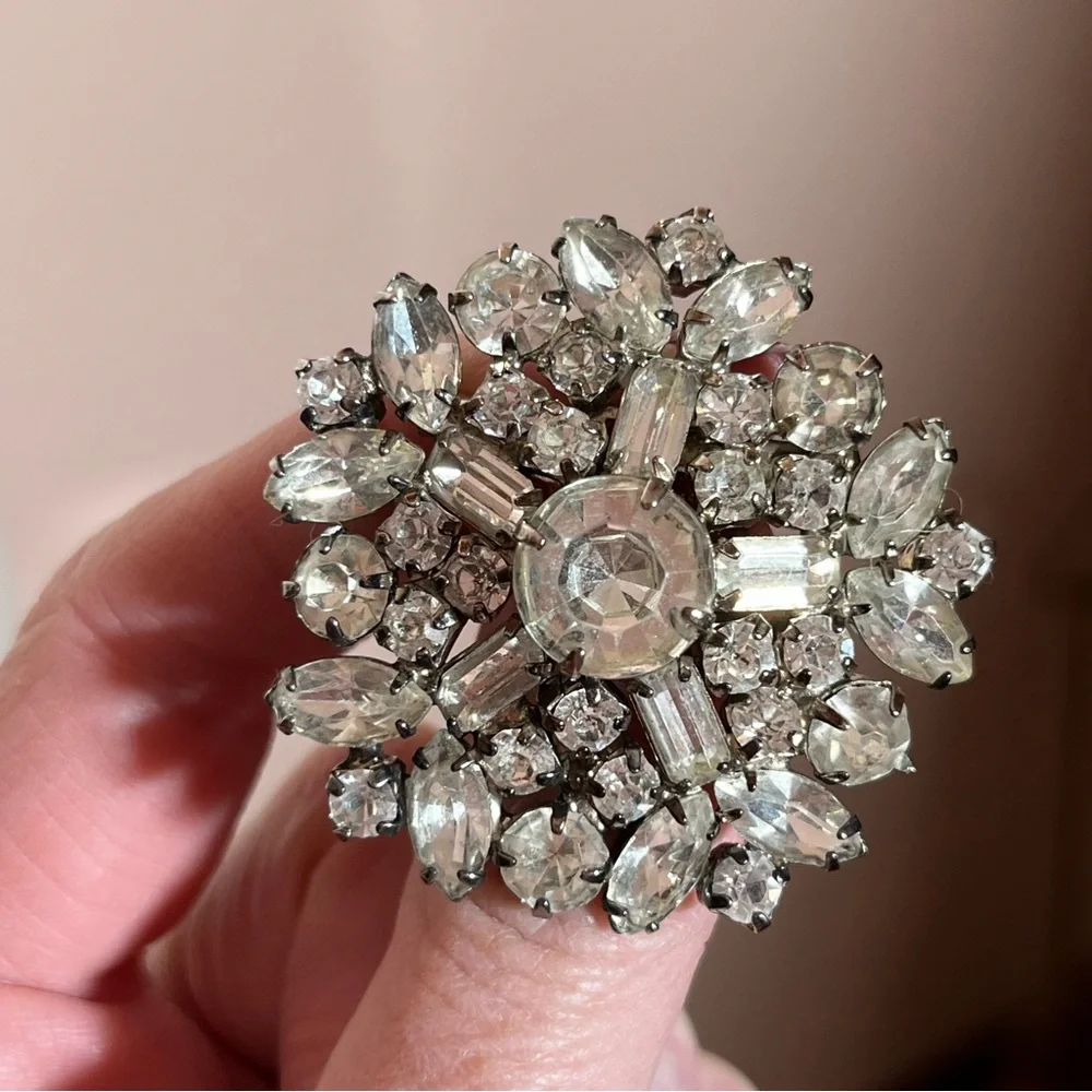 Vintage 1940's art deco clear crystal silver plated oversized Ice cluster brooch